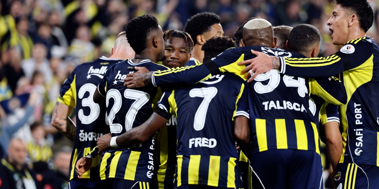 Fenerbahçe, liderle arasında puan farkını 1’e indirdi