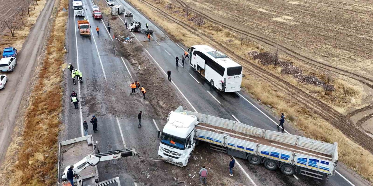 Aynı yolda 2 kaza: 1 ölü