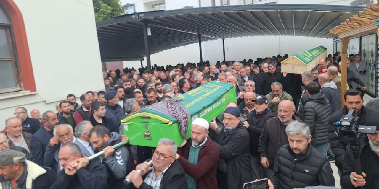 Cansız bedenleri bulunan anne ve oğlu toprağa verildi