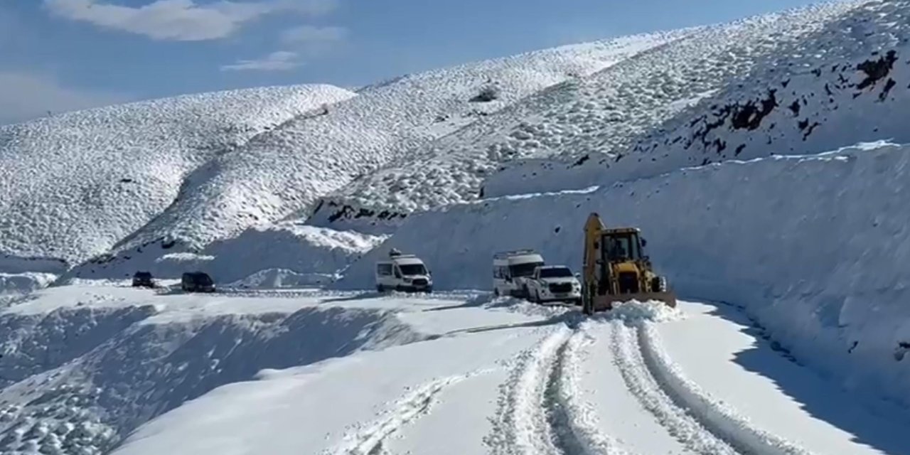 14 köy yolu kardan kapandı