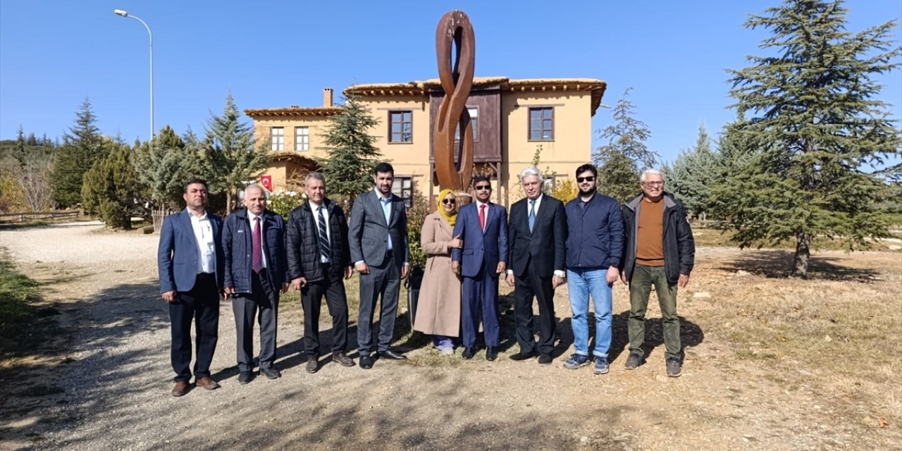 Maldivler Büyükelçisi Hüyük'ü ziyaret etti