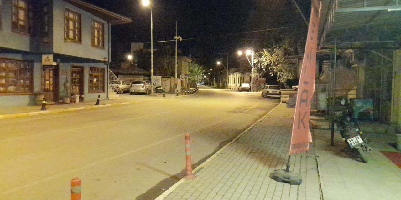 Balıkesir 10 dakika arayla iki depremle sallandı