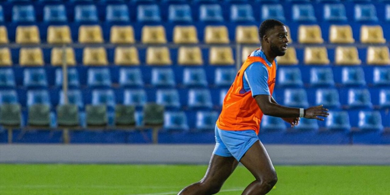 Konyaspor’un stoperi Bazoer Dünya Kupası’nda!