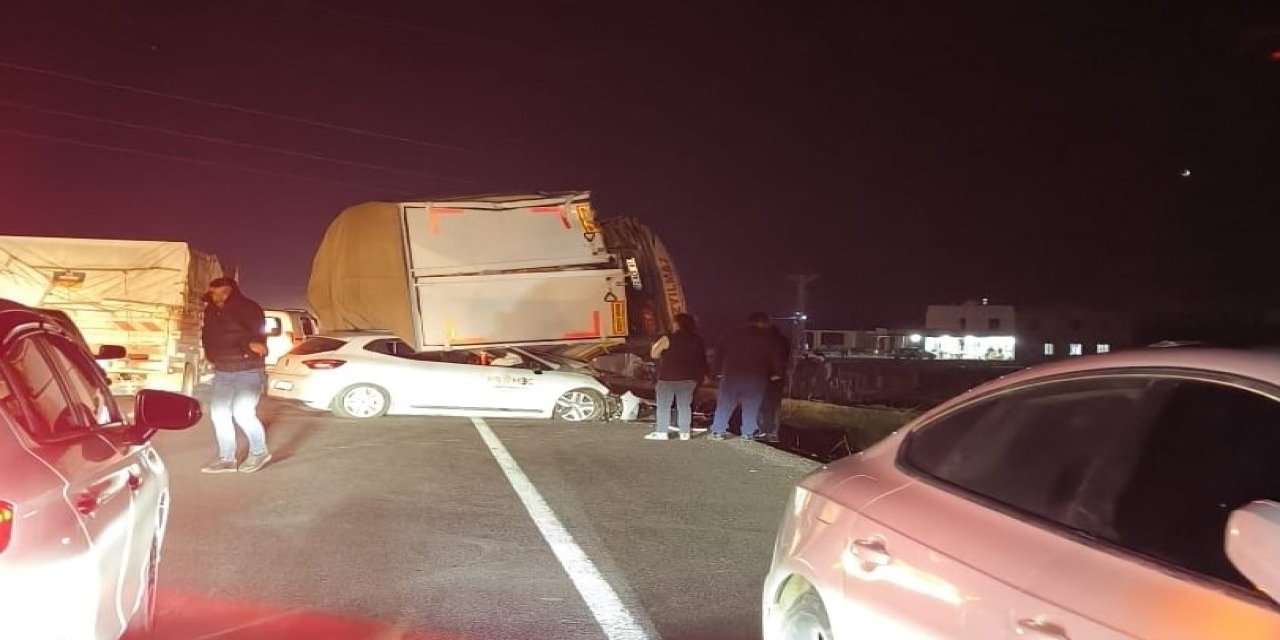 5 aracın karıştığı zincirleme kaza: 3 ölü, 7 yaralı