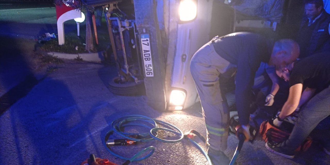 Kamyon ile kamyonetin çarpıştığı kazada 1 kişi öldü, 1 kişi yaralandı