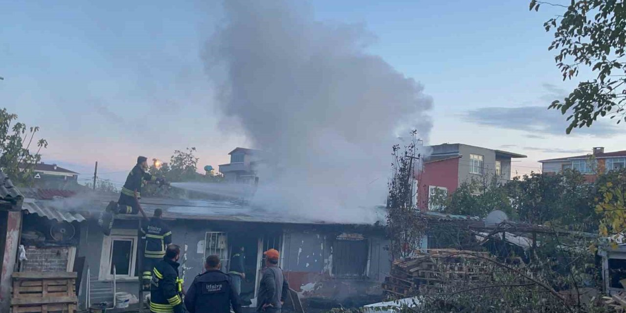 Sobayı yakıp alışverişe çıktı, geldiğinde evi küle döndü