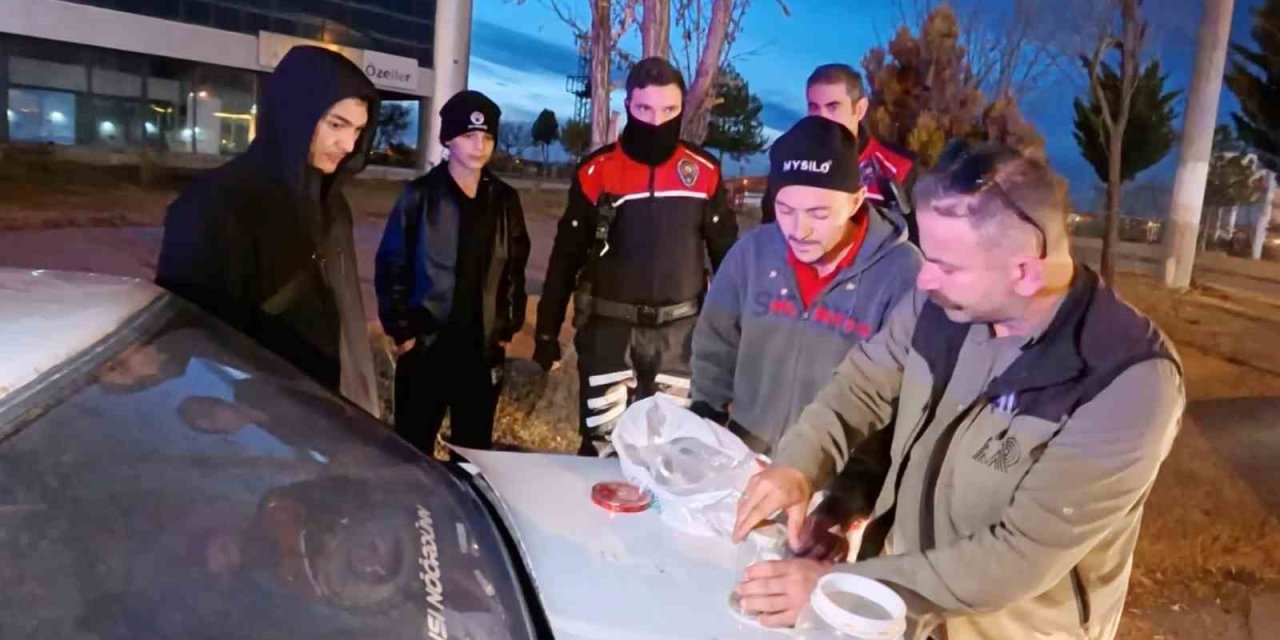 Zehrinin litresi 10 milyon dolar olan akrebin satışına suçüstü operasyon