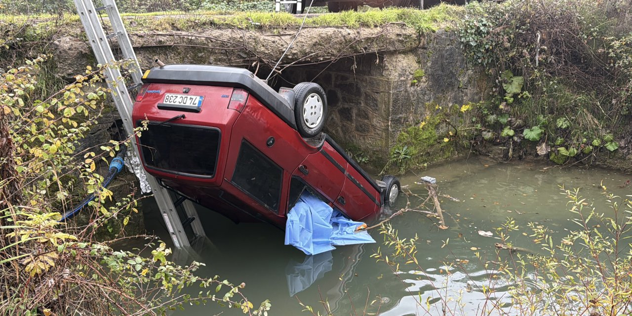 Dereye devrilen otomobildeki evli çift boğuldu, komşuları ağır yaralı