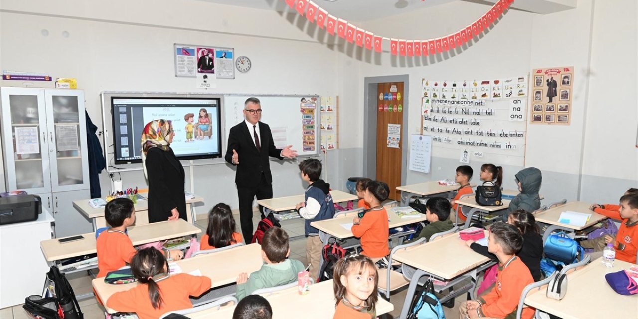 Seydişehir Belediye Başkanı Ustaoğlu'ndan ilkokuluna ziyaret