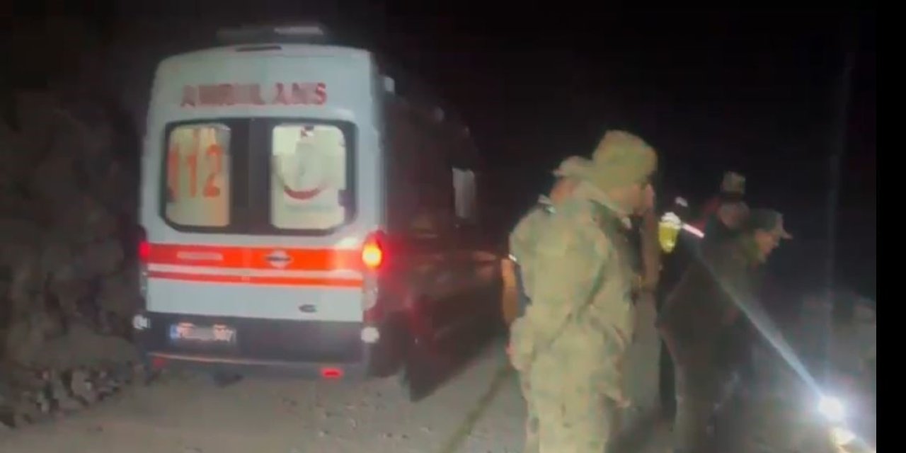 Kamyon devrildi: 1 ölü