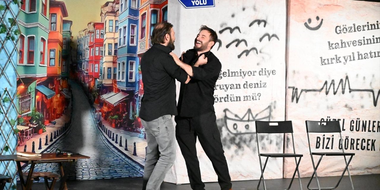 Seydişehir'de "Aynalar" tiyatro oyunu sahnelendi