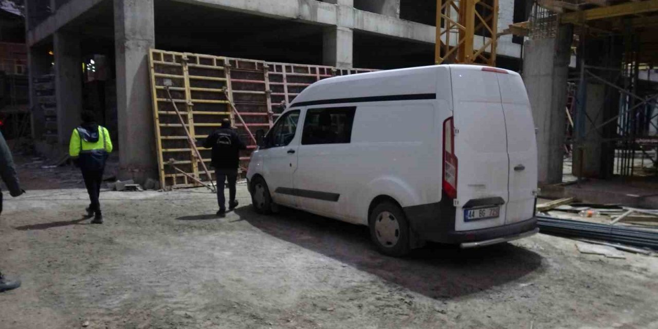 İşçi spiral makinesiyle elini kesti