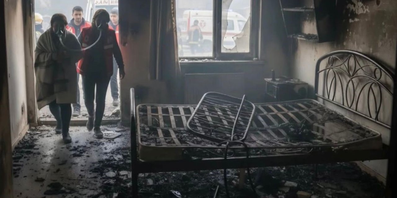 Elektrikli battaniye evi yaktı