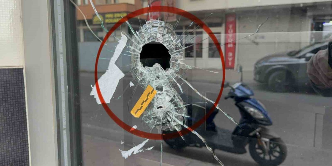 Motosikletteki gençlere silahlı saldırı