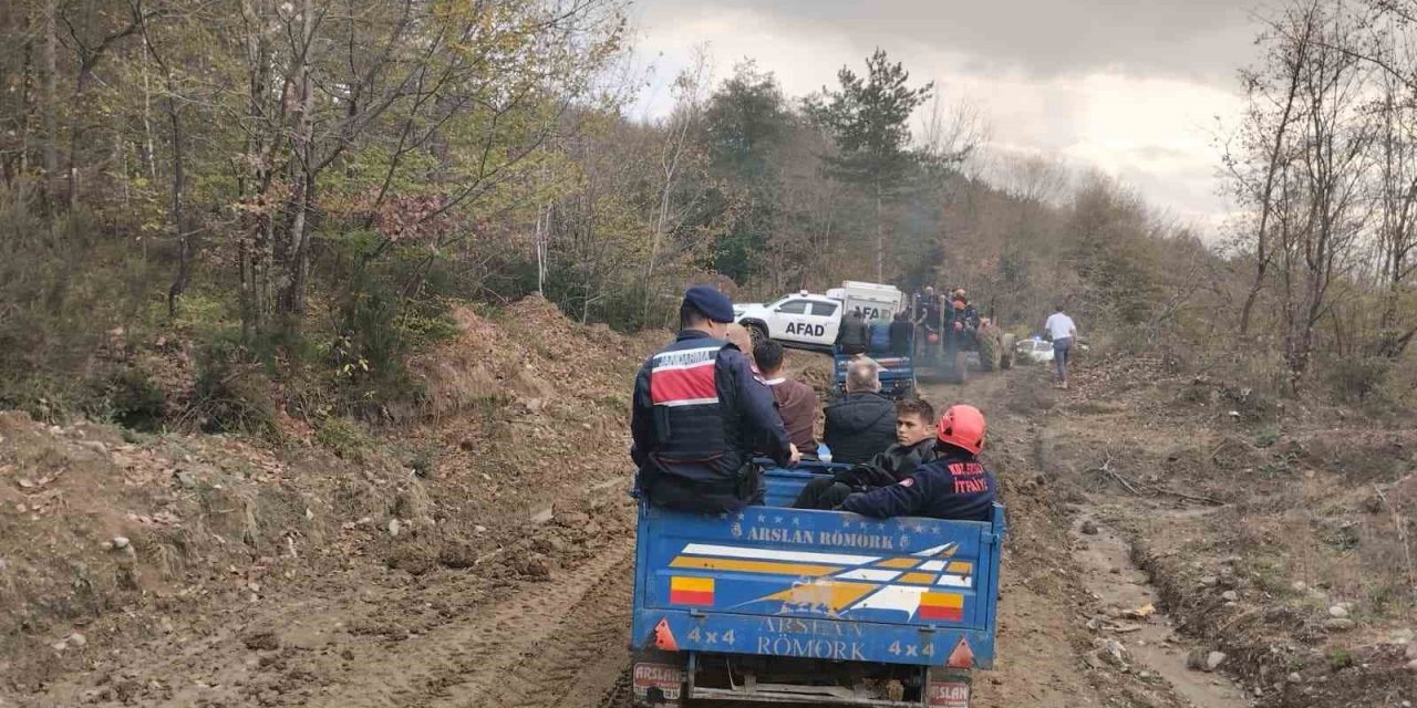 Şelaleleri gezmeye giden muhtar 30 metre yükseklikten düşerek yaralandı