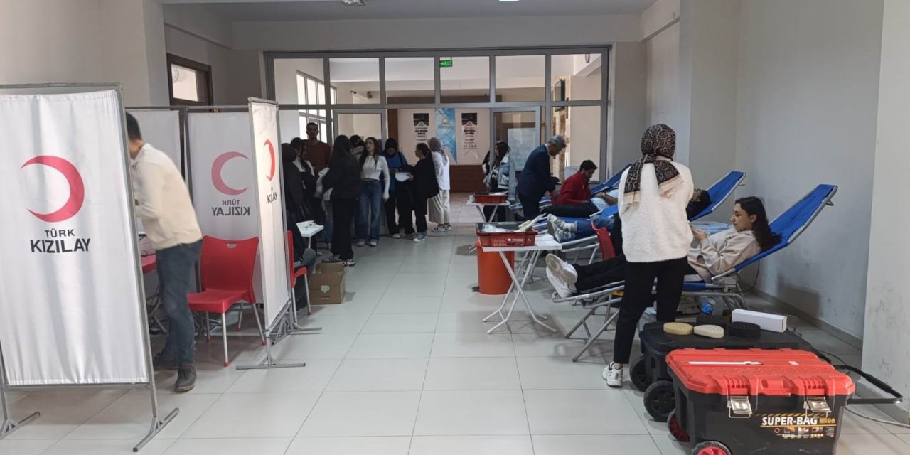 Karapınar’da kan bağışı etkinliğinde 102 ünite kan bağışlandı