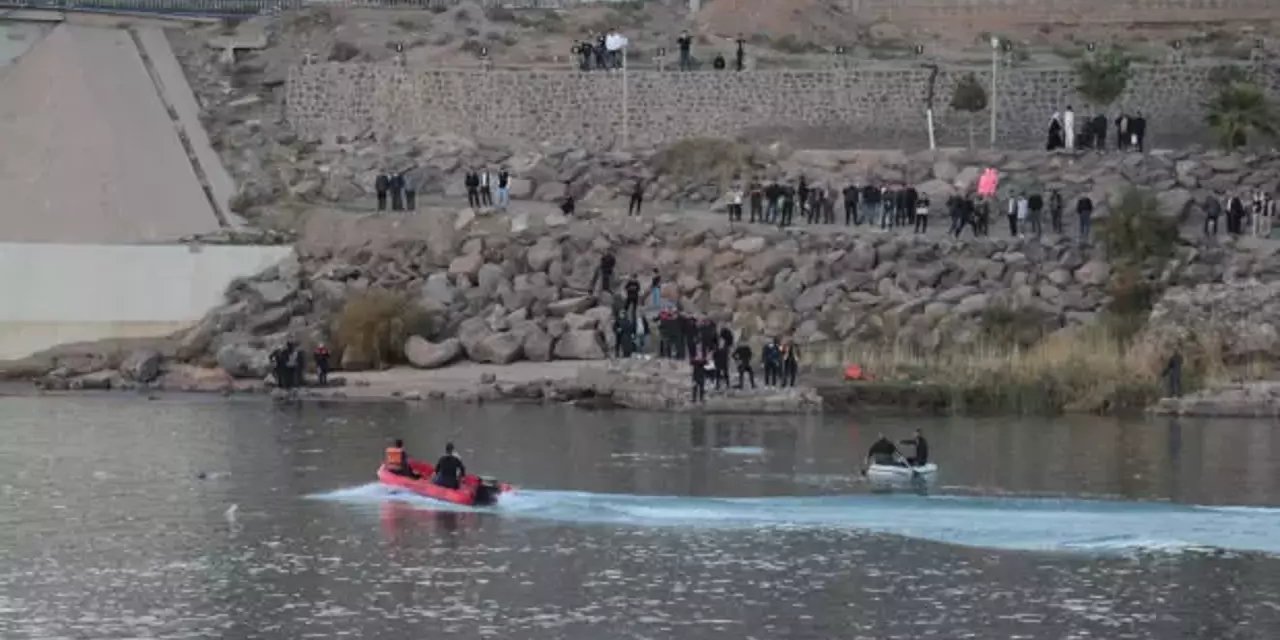 Bir terlik uğruna gözden kayboldu! Nehre düşen çocuktan haber alınamıyor