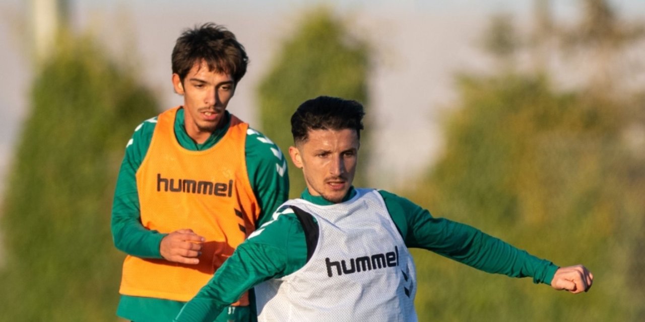 Konyaspor'un gözünü Rizespor maçına dikti