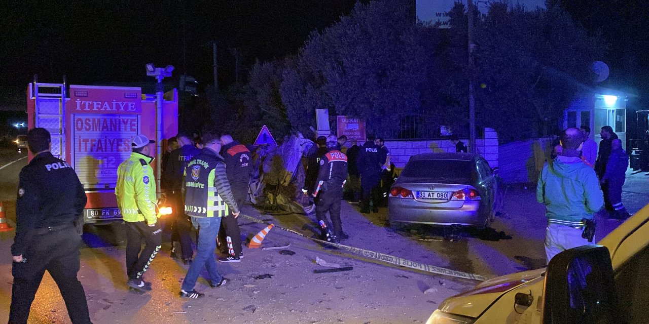 Osmaniye’de 3 aracın karıştığı zincirleme kazada 2 ölü, 7 yaralı