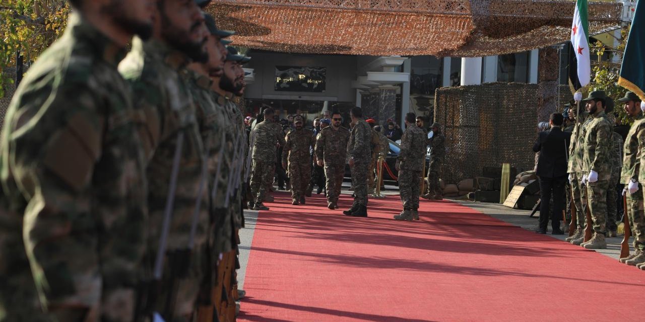Şam'da "Suriye Devrimi Askeri Fuarı" açıldı