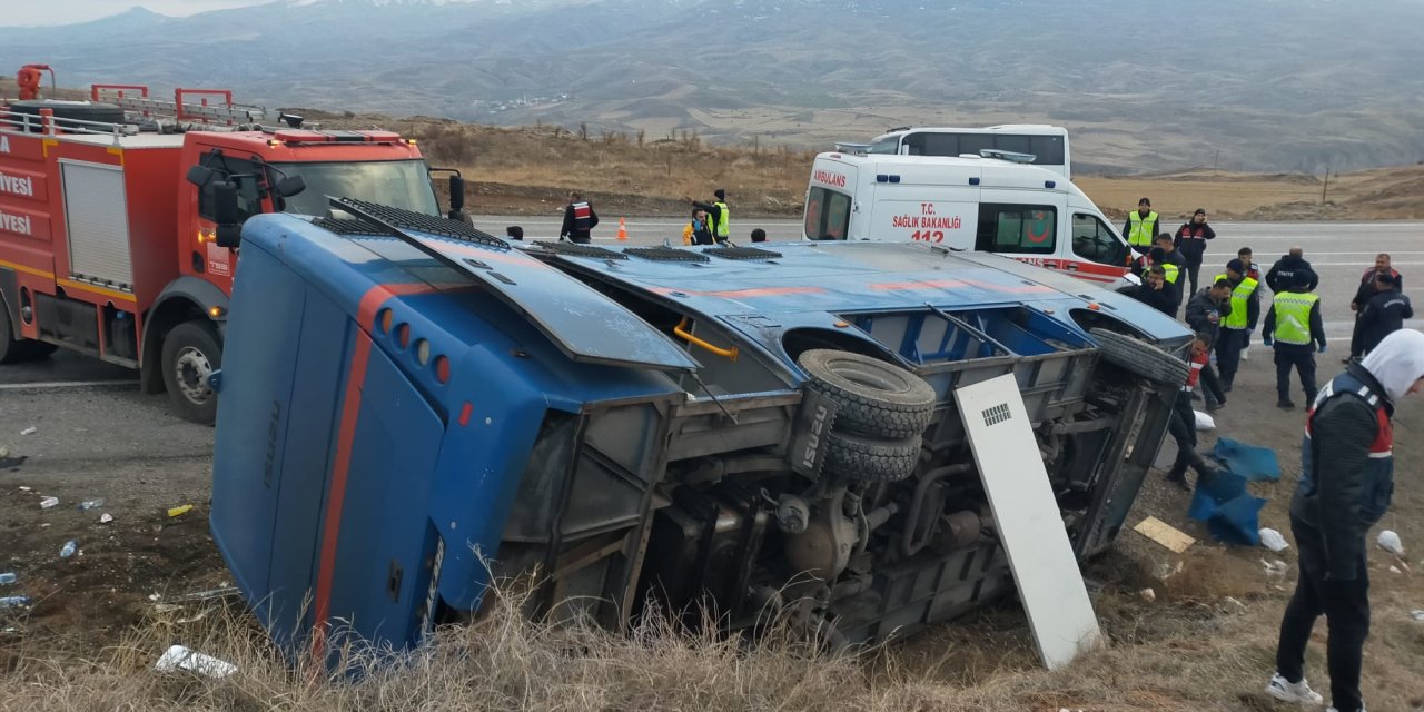 Cezaevi nakil aracı devrildi; 9 yaralı