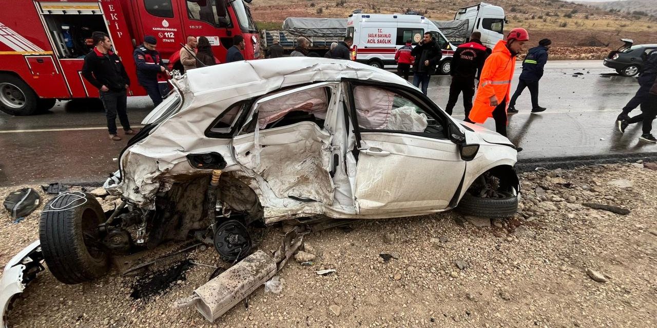İki otomobil çarpıştı: 1 ölü
