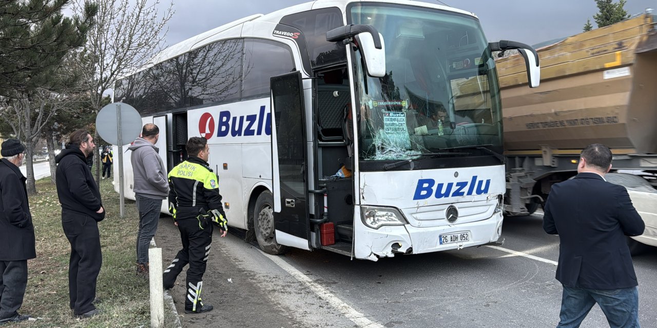 Kütahya’da zincirleme kaza: 1’i çocuk 4 yaralı