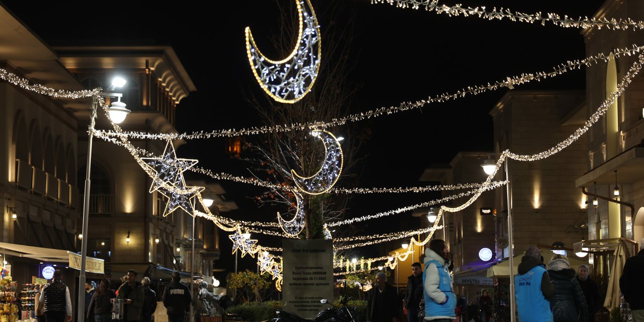 Konya sokakları ışıl ışıl