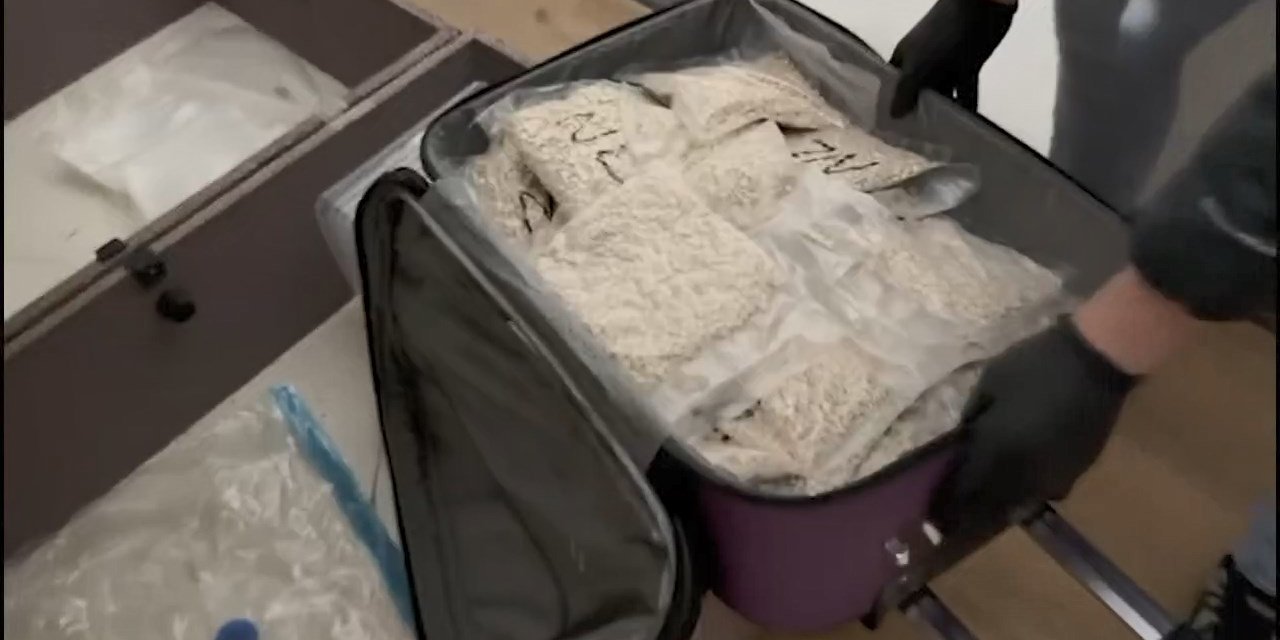 İstanbul Esenyurt'ta uyuşturucu operasyonu: 133 bin adet hap ele geçirildi