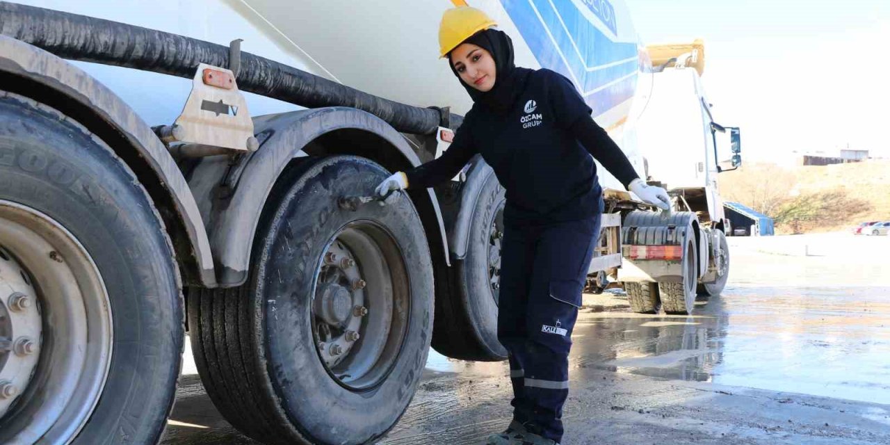‘Kadınsın yapamazsın’ dediler, tır şoförü oldu