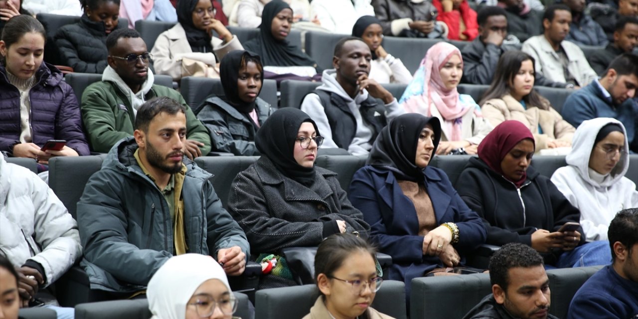 Yabancı üniversite öğrencileri Mevlana'yı tanıma imkanı buluyor