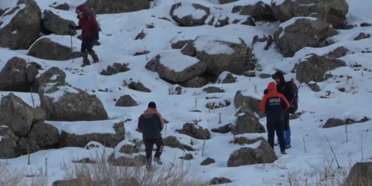 Hasan Dağı’na tırmanan 2 üniversite öğrencisi dağda mahsur kaldı