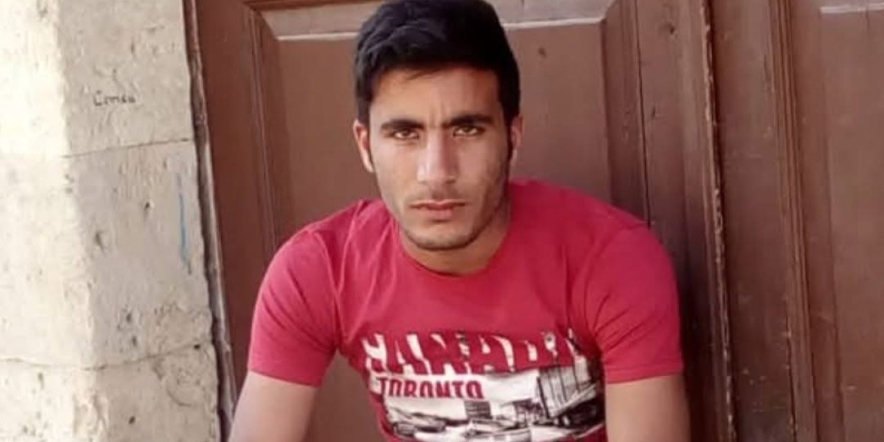 Ağabeyi geri manevra yaparken kamyonun altında kalan genç hayatını kaybetti