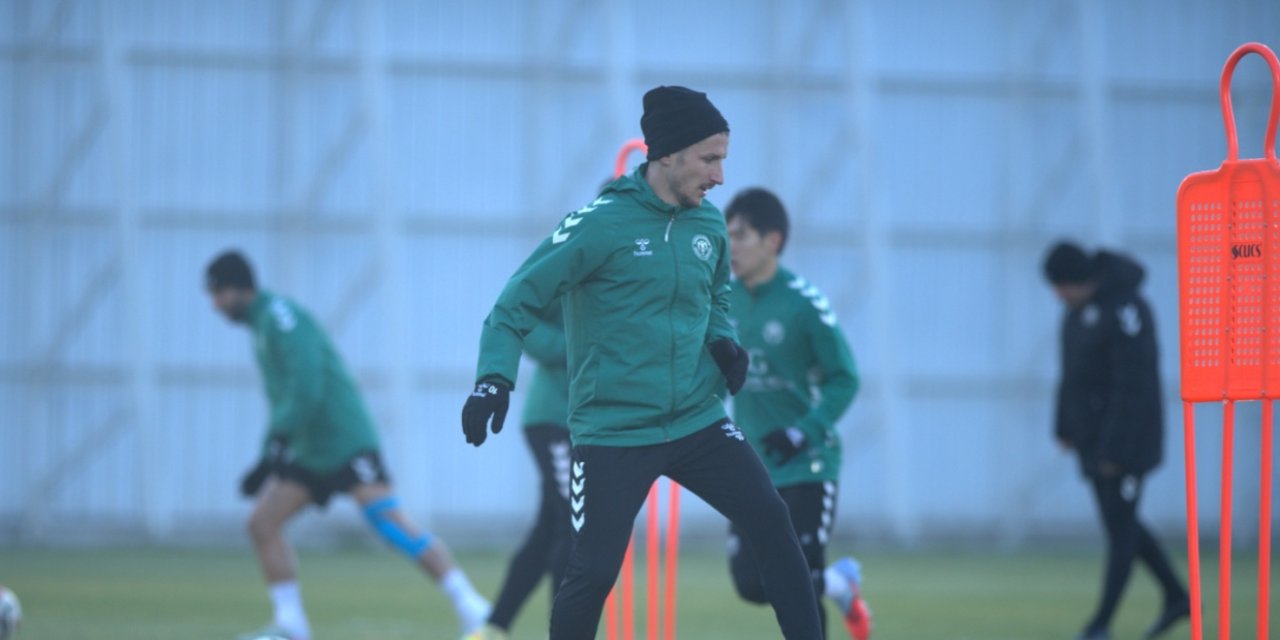 Konyaspor ara vermeden mesaiye başlıyor