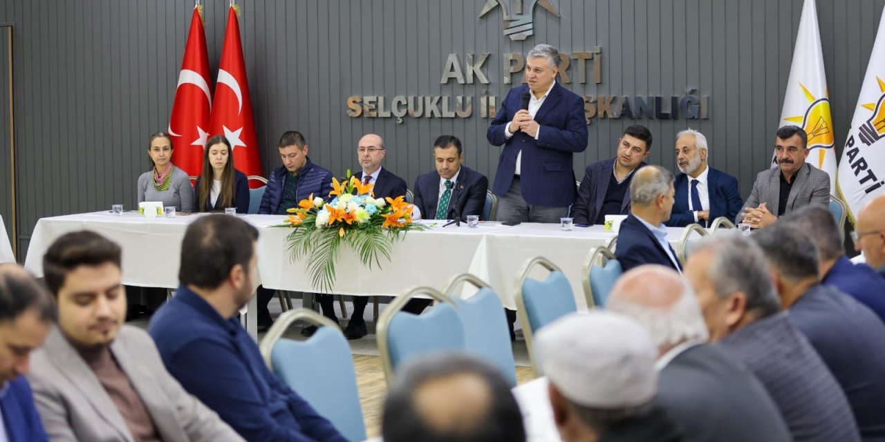 AK Parti Selçuklu’da Muhtarlarla İstişare Toplantısı