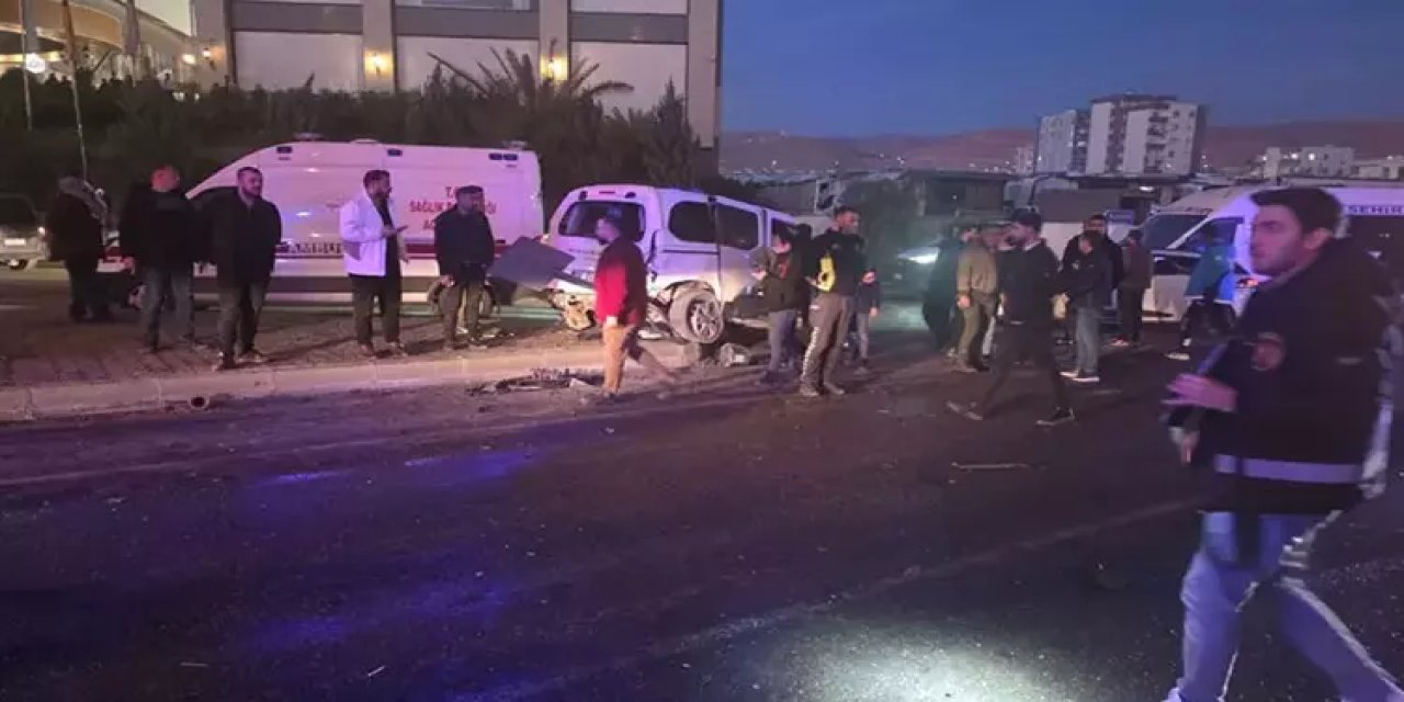 Vinç, kavşaktaki 6 araca çarptı; 7 yaralı