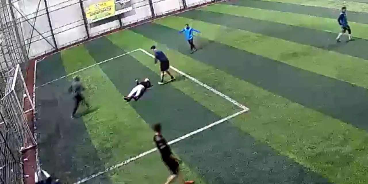 Halı sahada kalp krizi geçirip öldü