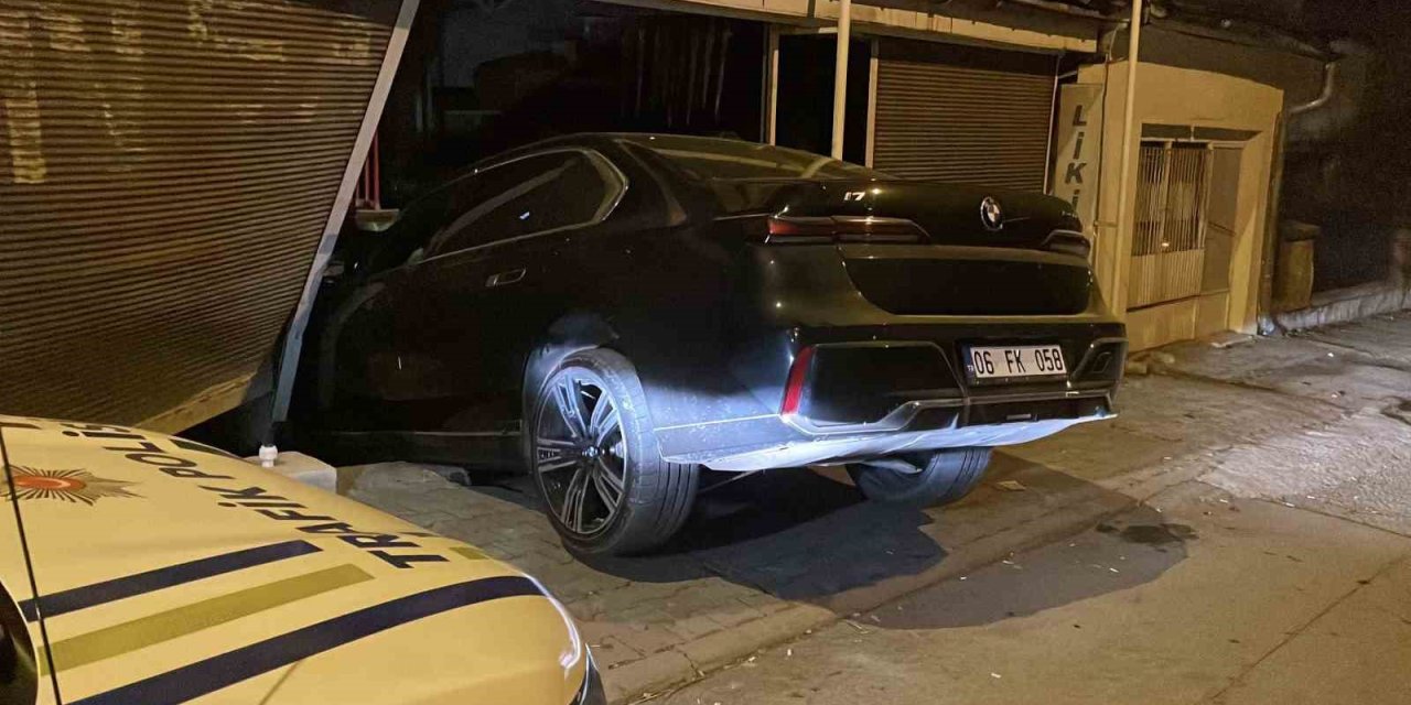 Fren yerine gaza bastı, markete girdi