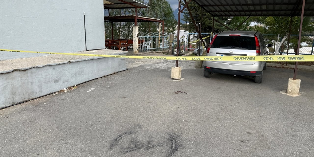 Ortaokul öğrencisi müdürü tüfekle vurdu