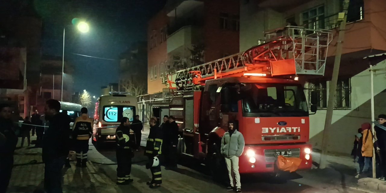 Tek katlı evde yangın: 1 ölü, 1 yaralı