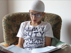 Bosnia: Young boy aged 10 earns 'Quran Hafiz' title