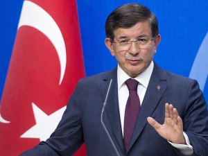 Russia striking moderates in Syria, says Turkish PM