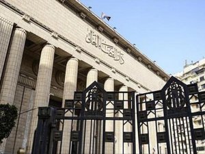 Egypt overturns jail term for wife of Brotherhood leader