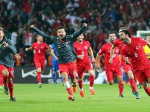 Turkey qualifies for Euro 2016 after victory over Iceland