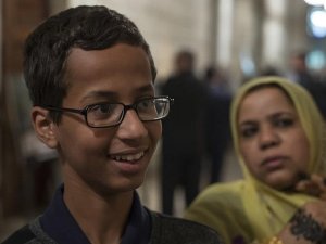 US Muslim teen arrested for clock to attend White House