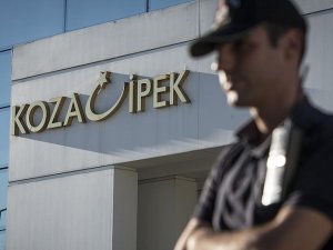 Turkey: Koza Ipek staff stops trustees at media office