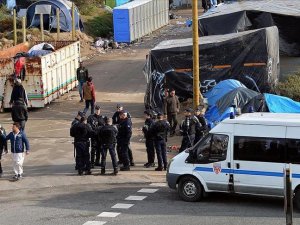 France: 200 human-smuggling networks dismantled in 2015