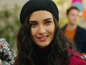 Oyuncu Tuba Büyüküstün'e Vatikan'da ödül