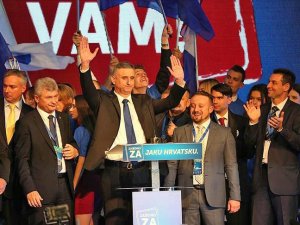 Conservatives win narrow victory in Croatian election