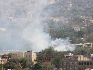 Saudi-led coalition pounds Houthis in Yemen’s Taiz